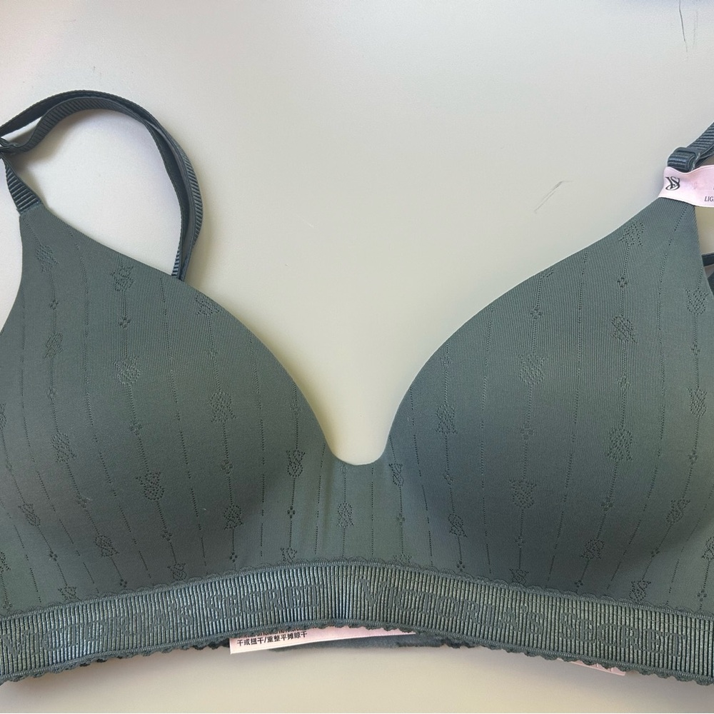 Victoria's Secret Green Seamless Wireless Bra
